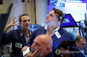 뉴욕증시, PCE에 순응…다우 신기록·S&P500 4개월 연속↑ 마감