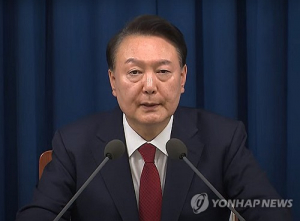 '계엄 선포→해제'에 외국 상장 韓 주식 '우수수'…