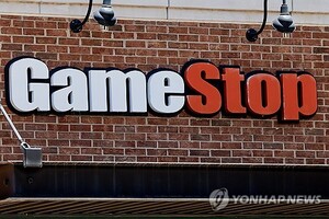 게임스탑, 5억달러 규모 비트코인 첫 매입 소식에 개장 전 2%↑