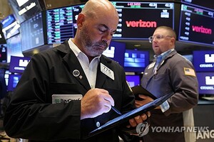 [뉴욕증시-1보] 트럼프-머스크 갈등 속 혼조 마감…다우 0.9% 상승
