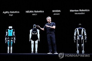 젠슨 황, 500억원어치 지분 매각…순자산도 버핏과 맞먹어