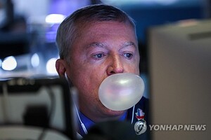 이란 전쟁 충격파 실물로 전이되나…다우, 약 1년 만에 2% 급락