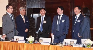 韓-베트남, 비즈니스 포럼에서 AI 전환 논의…MOU 70여건 체결