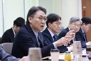 "AI 공격, AI로 막자"…금융사 망 분리 규제 확 푼다