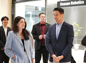 '젠슨 황 방한'에 주목받는 매디슨 황 루트…'LG·네이버·두산' 급등세