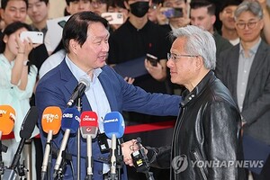 엔비디아·SK, 메모리 동맹에서 AI팩토리 혈맹으로…"주식 싸게 살 때"(종합2보)