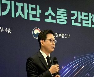 배경훈 부총리 "국가가 핵무기처럼 AI 통제할 수도…韓도 프론티어 투자해야"