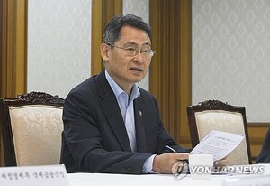 재경차관 "공공기관 청년인턴 AI 교육 강화…일자리 발굴해야"