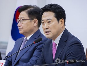 장동혁 "李대통령 <b>페이스메이커</b> 자처해도 트럼프·김정은 '노 땡스'할 것...