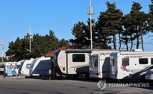 [월가 톡톡] 캠핑카 탄 日라인야후 전 회장 "일은 AI에 시켜둬라" - 뉴스 썸네일 이미지