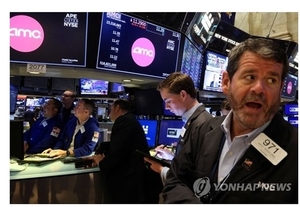 "연준 금리인상 후 증시 반등에도 저가매수 신중해야...추가 조정 가능" - 뉴스 썸네일 이미지