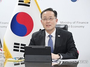 <b>이형일</b>, 美베선트와 <b>화상면담</b>…"한미 경제·금융협력 중요성 재확인"